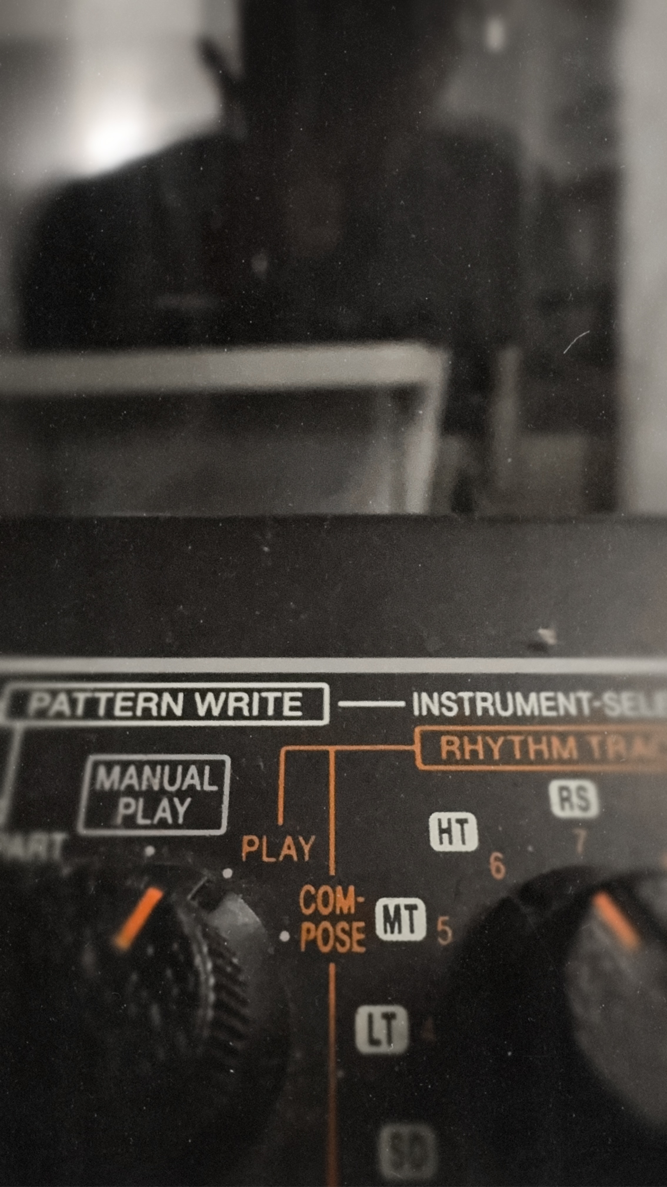 808